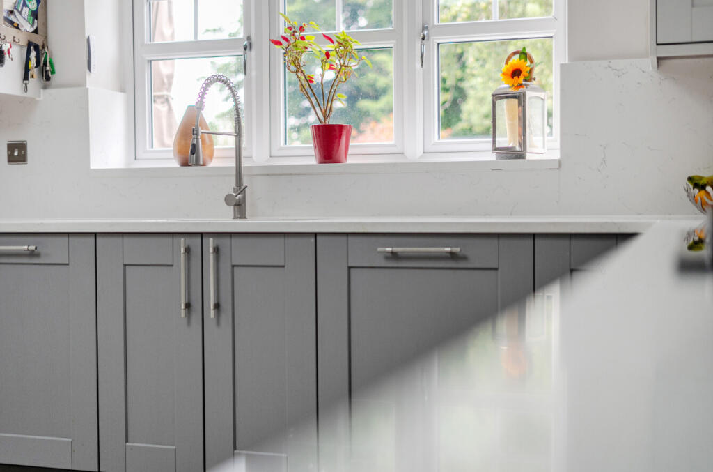 1327750-8-687f816...