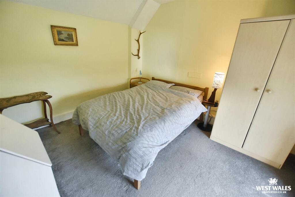 6 - 2025-10-12T213140.965.jpg