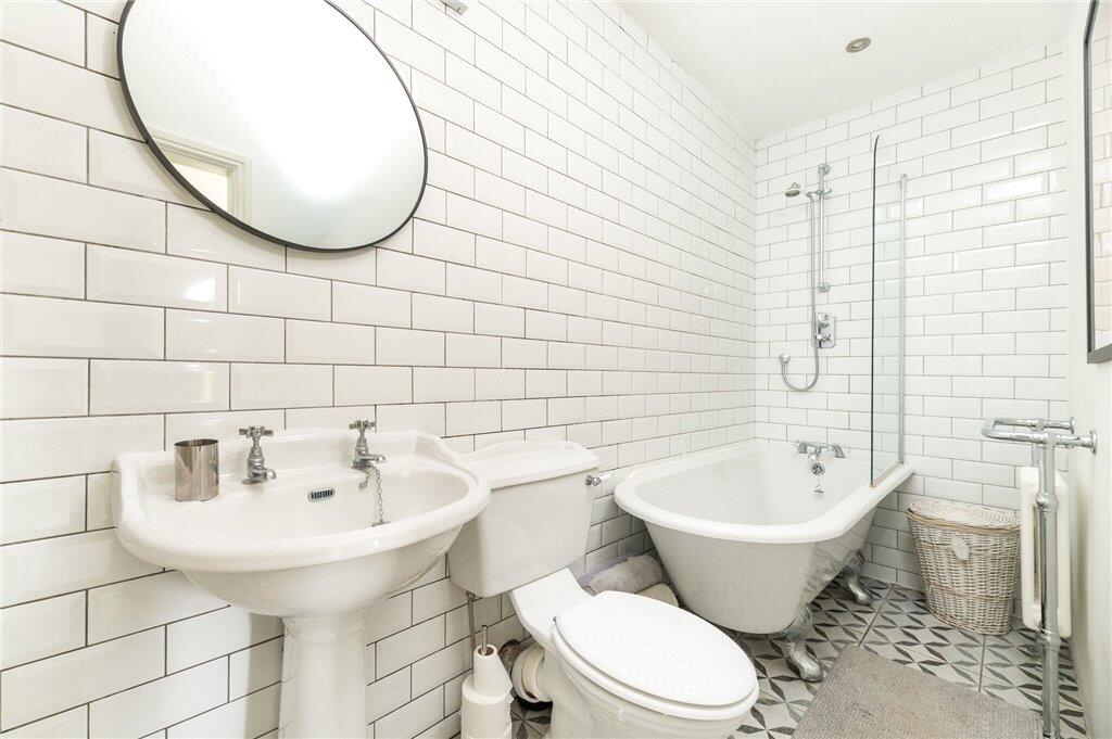 Jack &amp; Jill Bathroom
