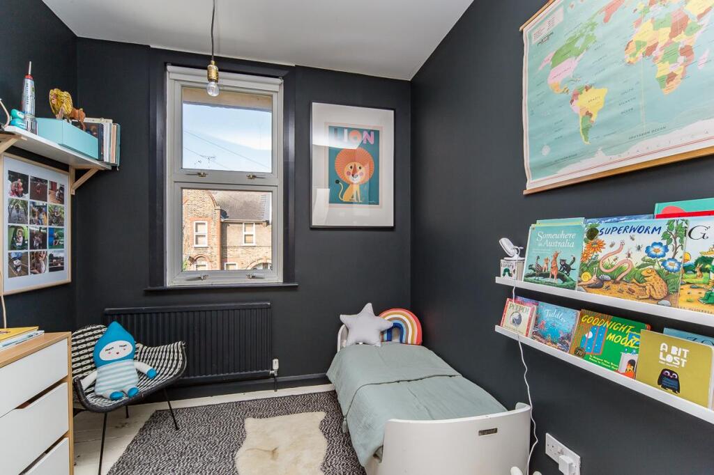 Elphinstone Road, E17