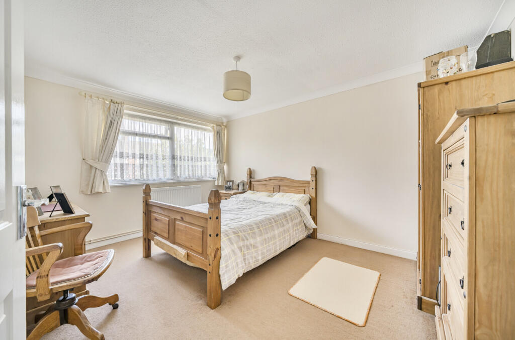 1327194196877ebcb78470