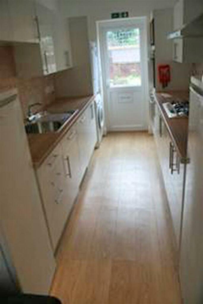 34BR Kitchen.jpg