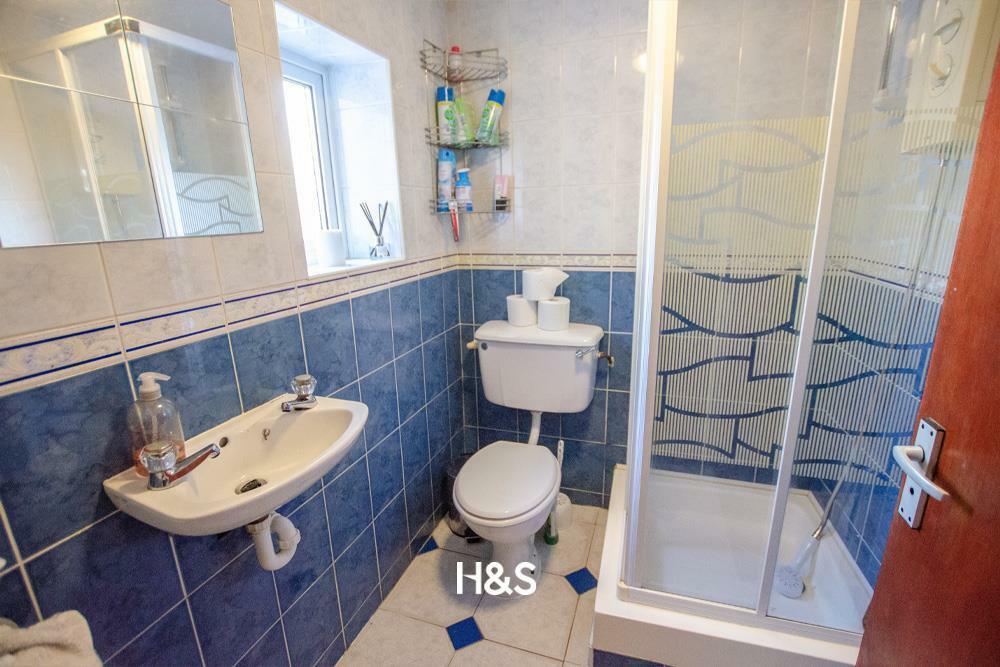 64 watwood downstairs shower room.jpg