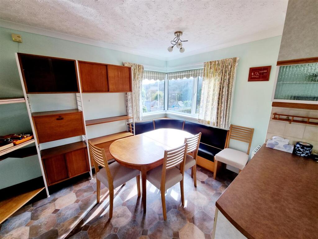 Dining area.jpg