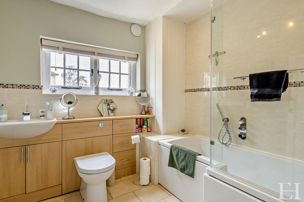 8643202-interiorW...