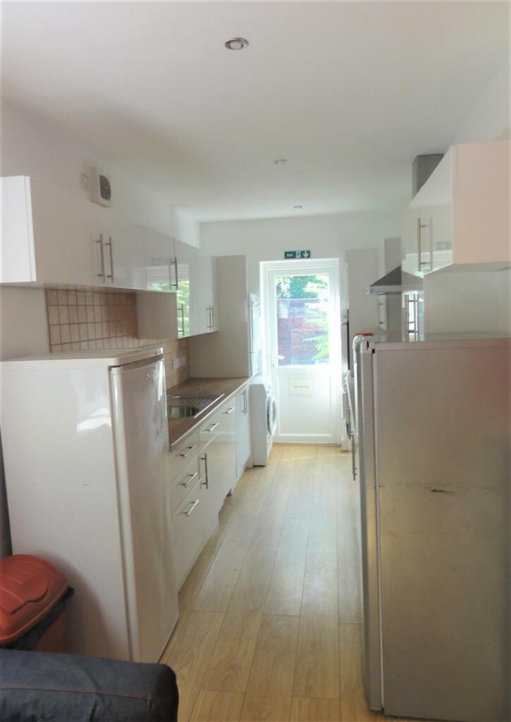Kitchen.JPG