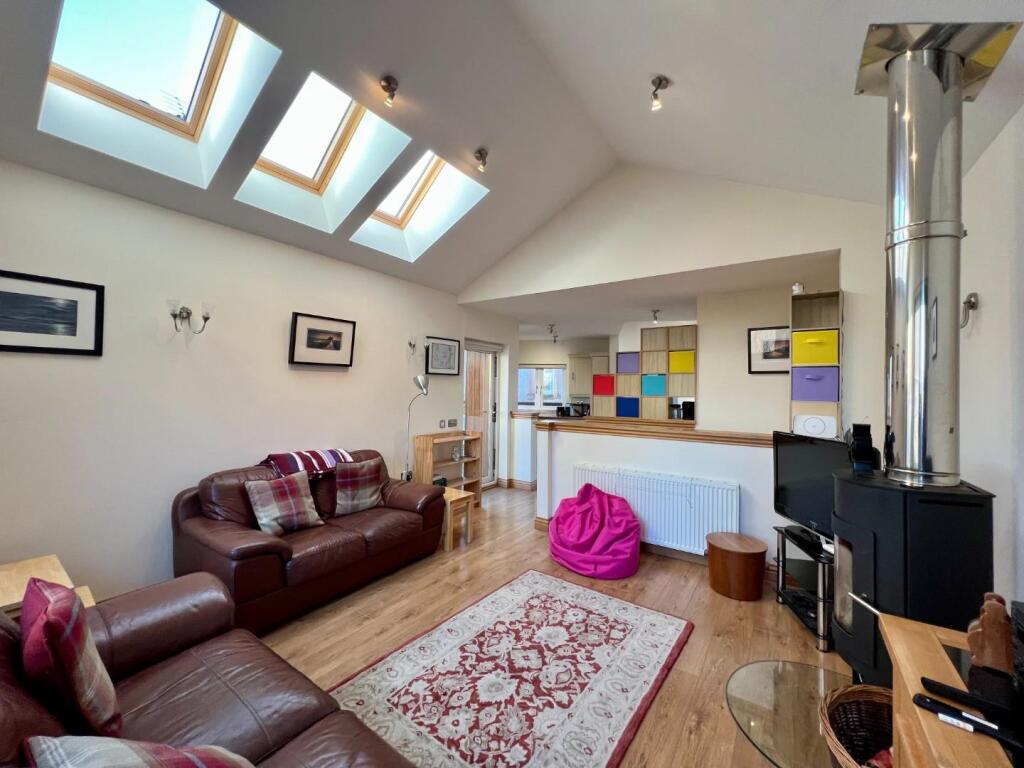 Upper Level / Lounge