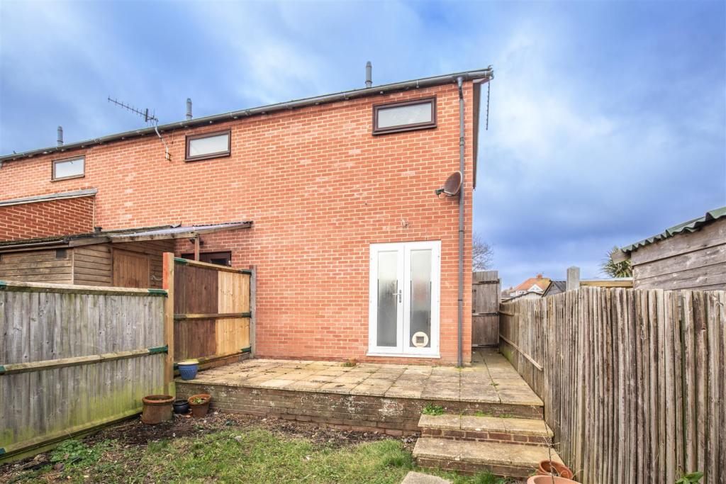 11 Sandringham Mews-8.jpg