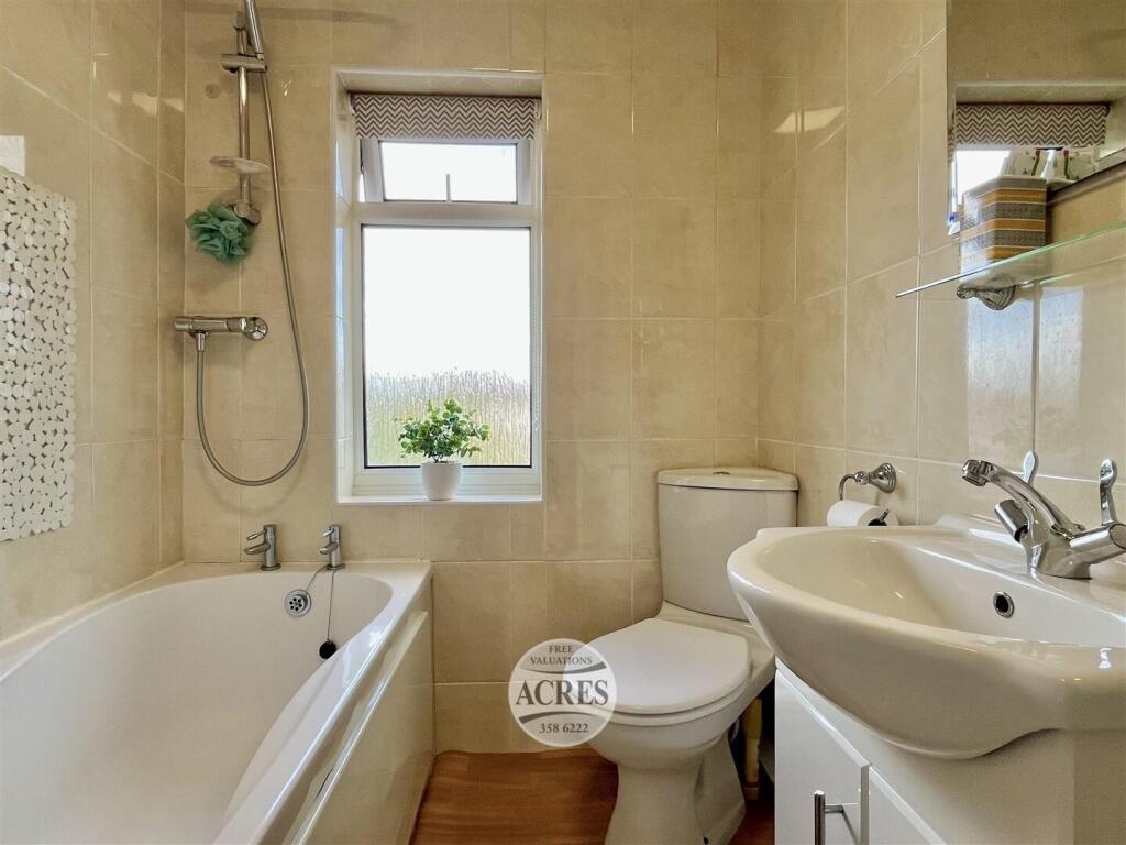 image00028 (Large).jpg