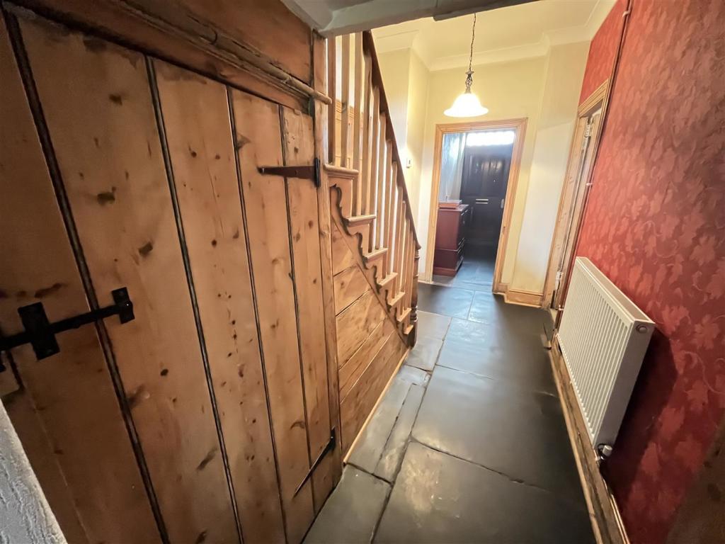 SEPARATE ENTRANCE DOOR to HALLWAY