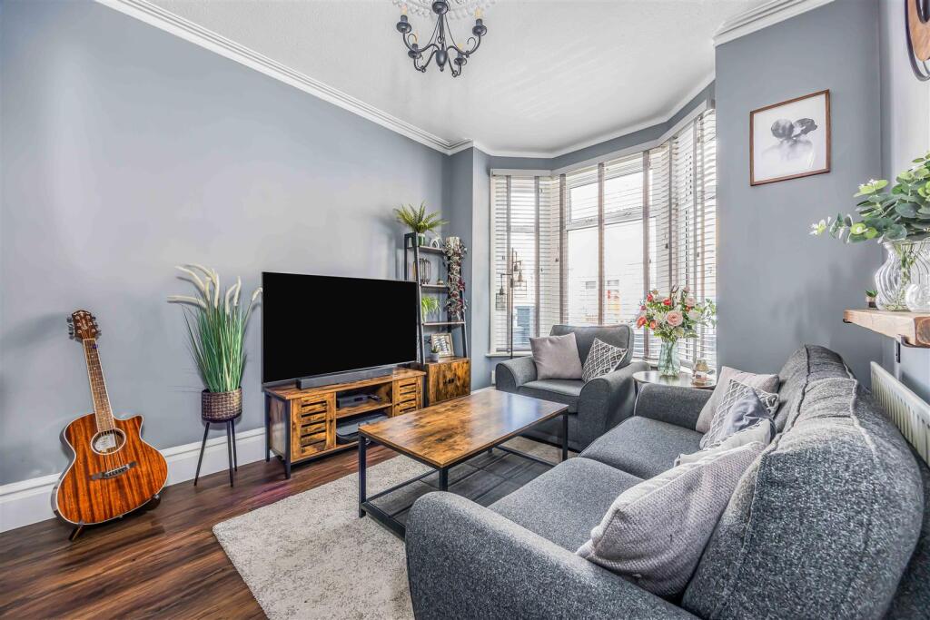 6 Seafield Road, Baffins-Small-PorticoMarketing-So