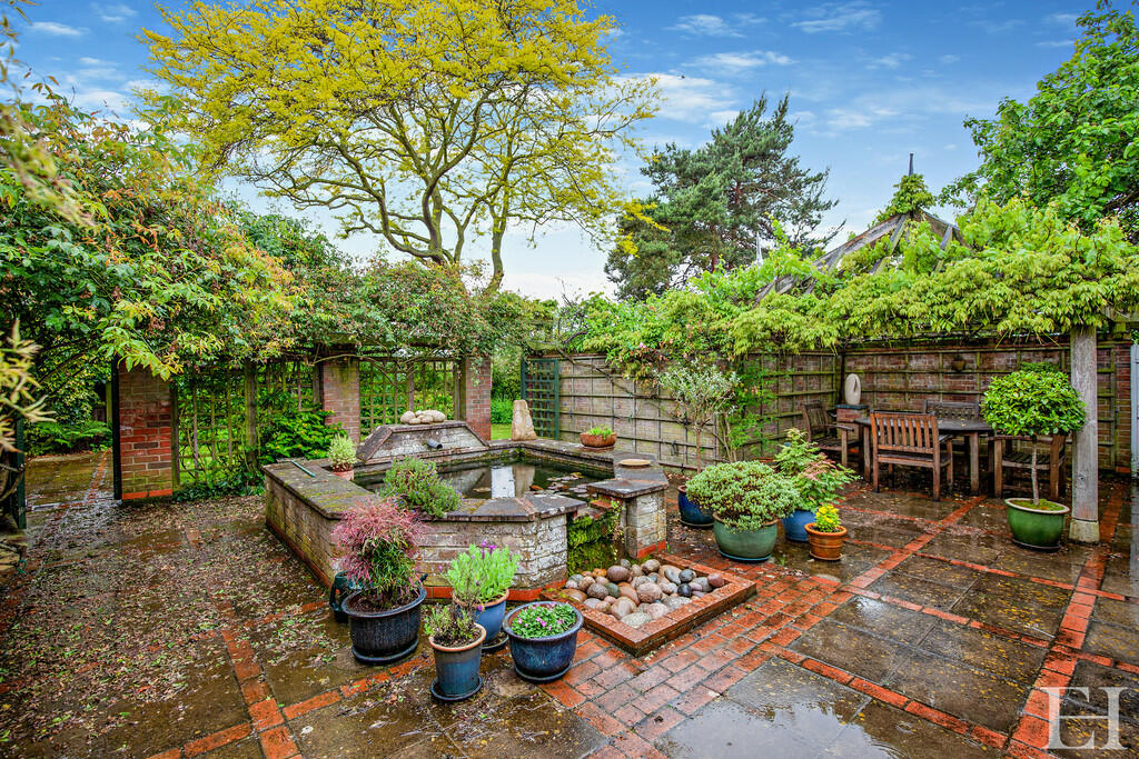 8601488-exteriorW...