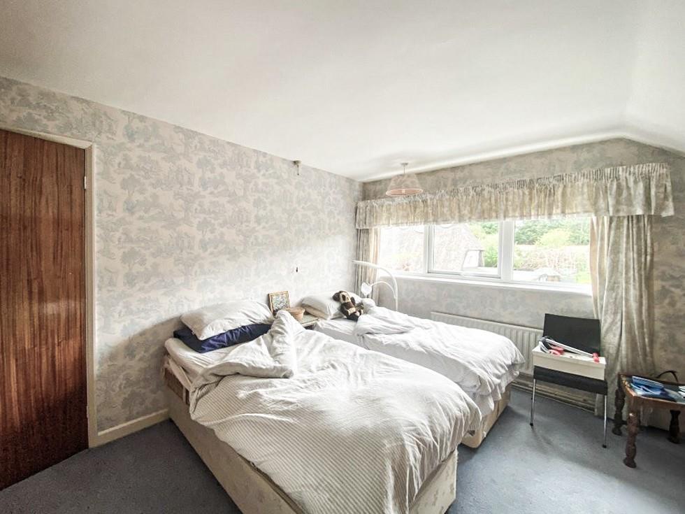 Bedroom 1.jpg