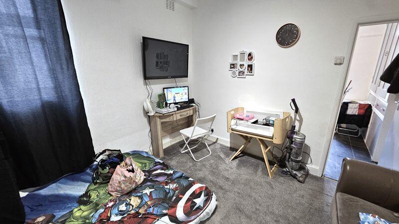 Photo 4