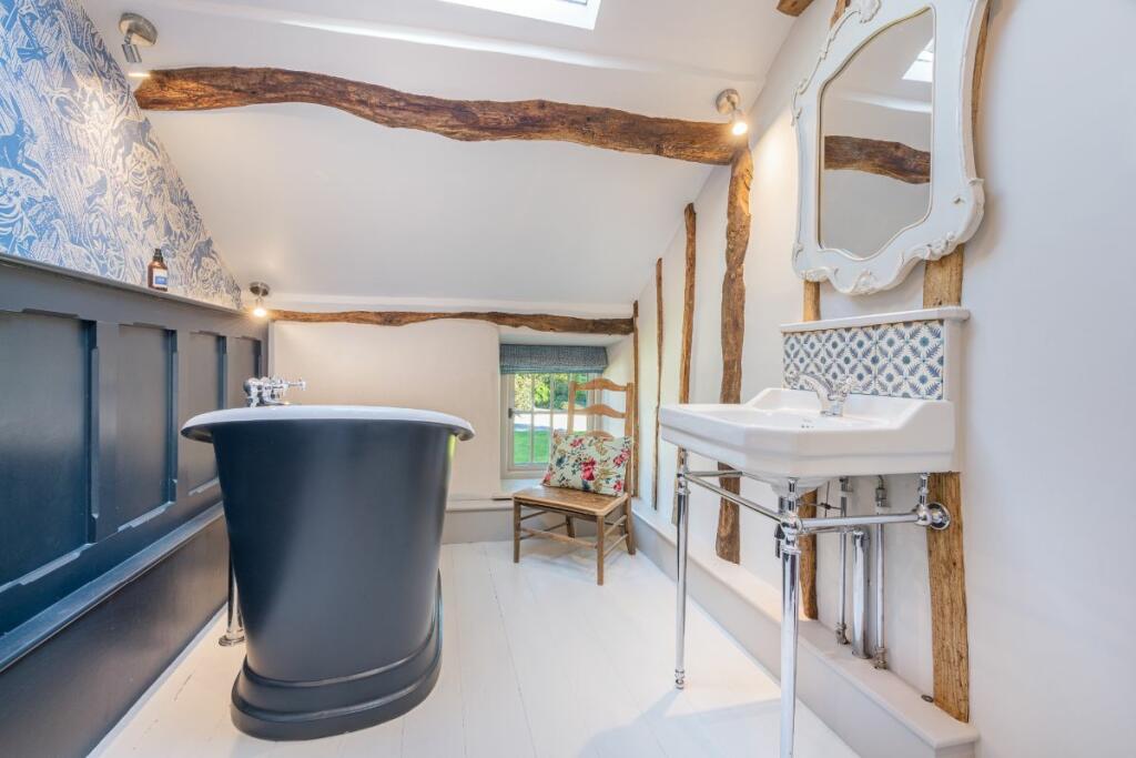 Main bathroom