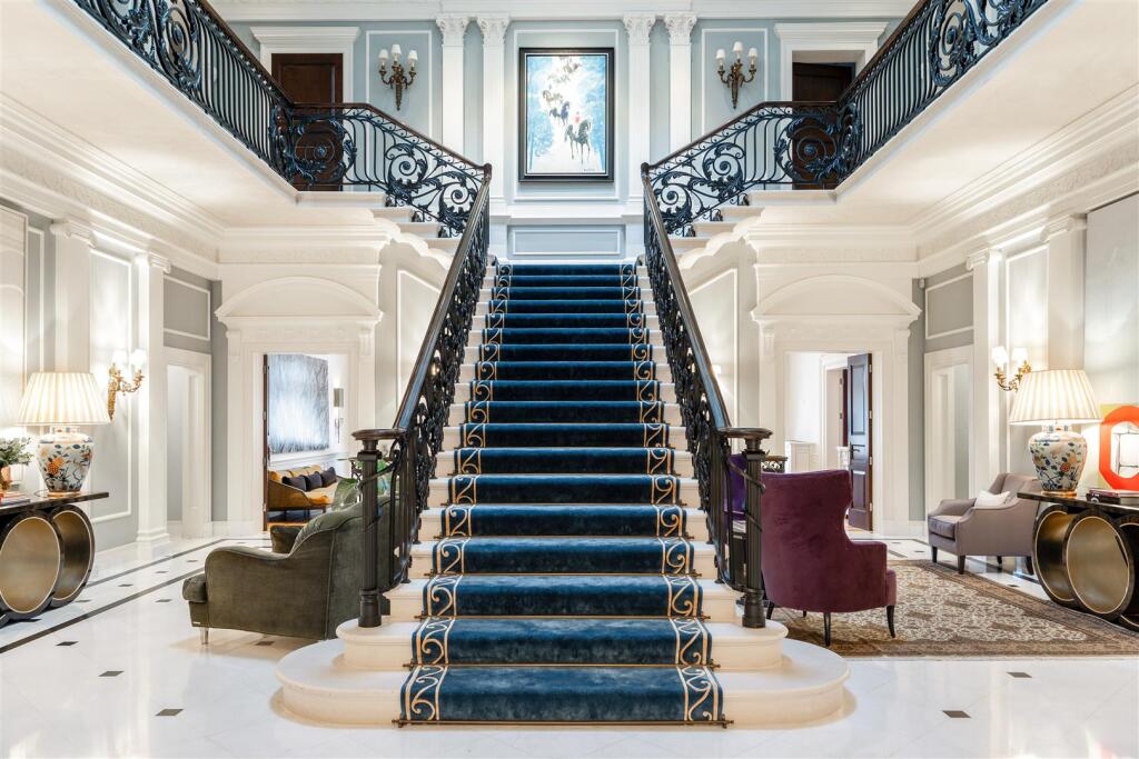 81912 Round Hill-48.jpg