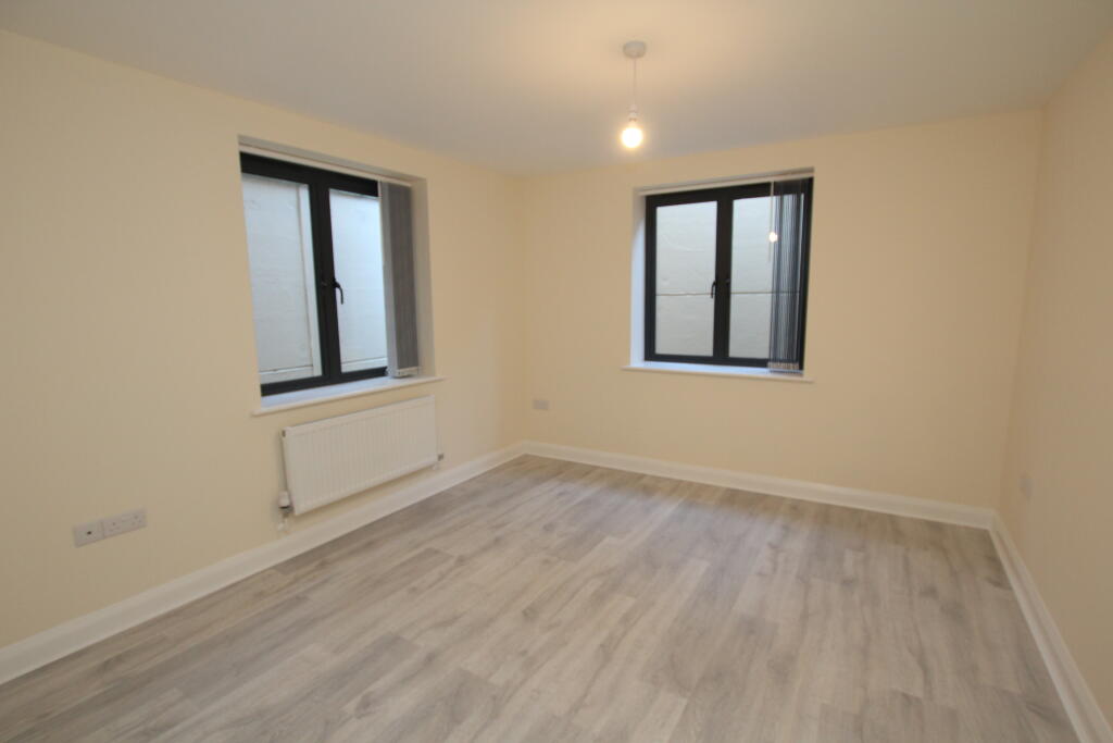 Bedroom 2.JPG