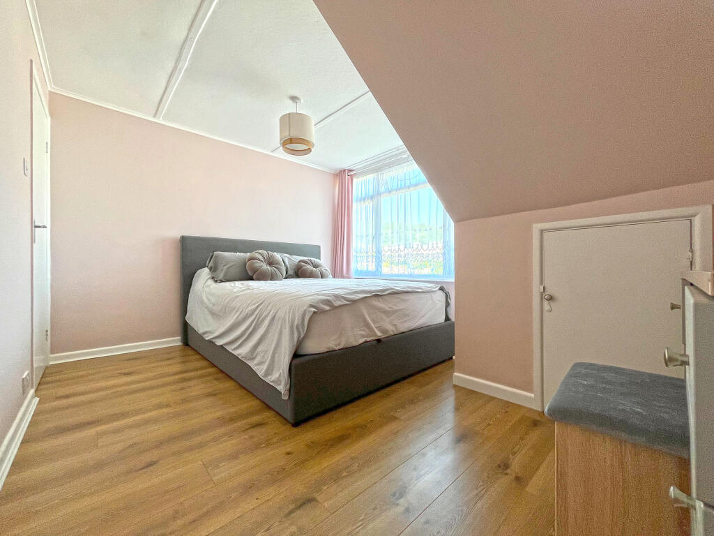 BED 3 B