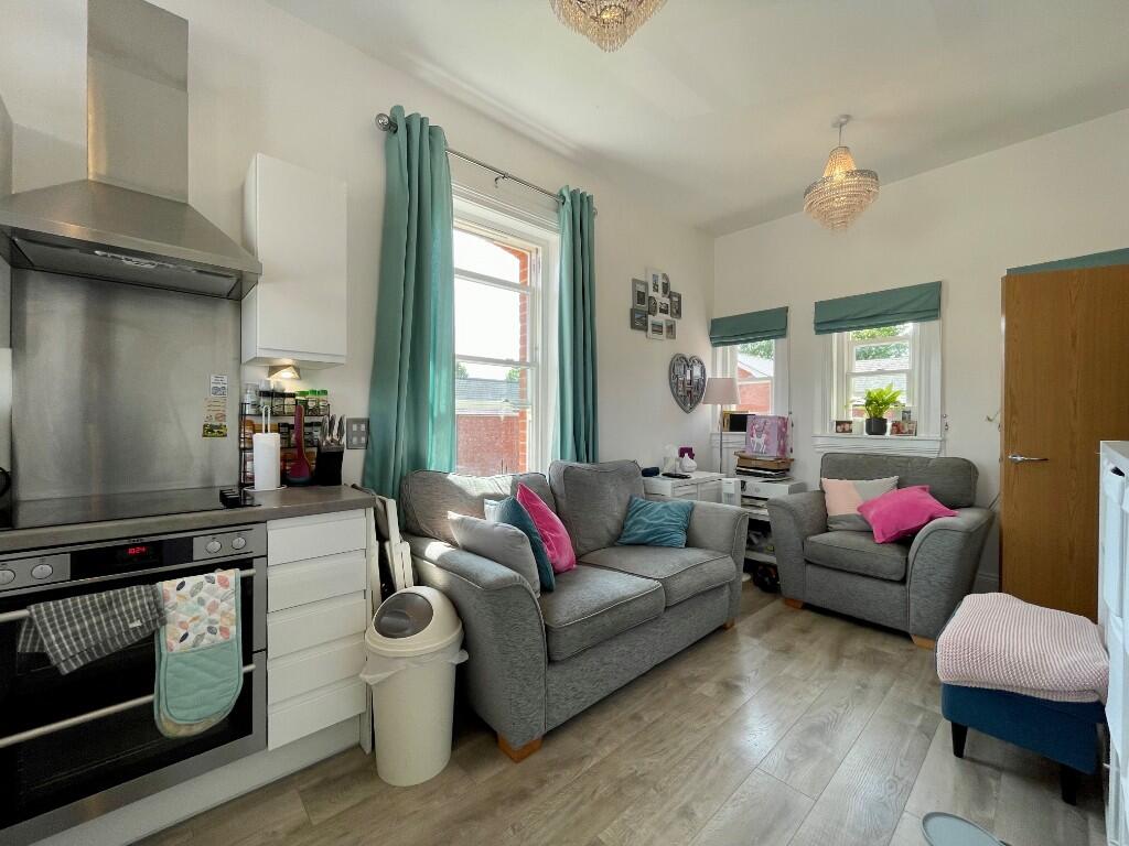 Lounge Kitchen