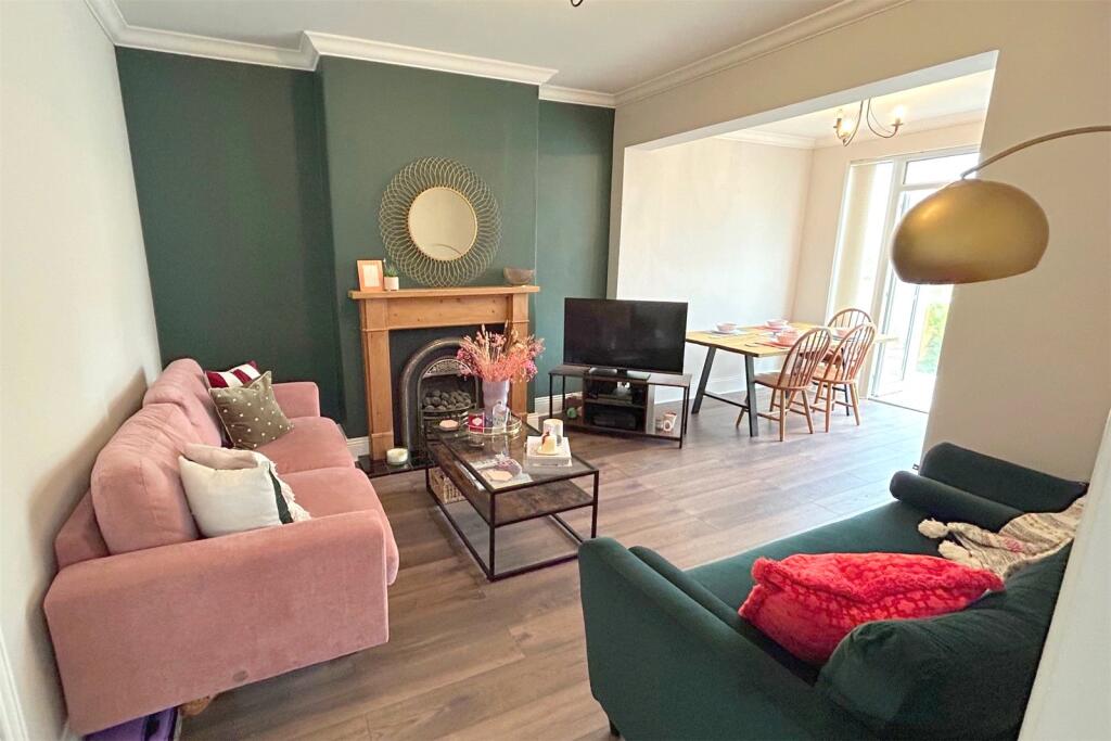 Rear Lounge