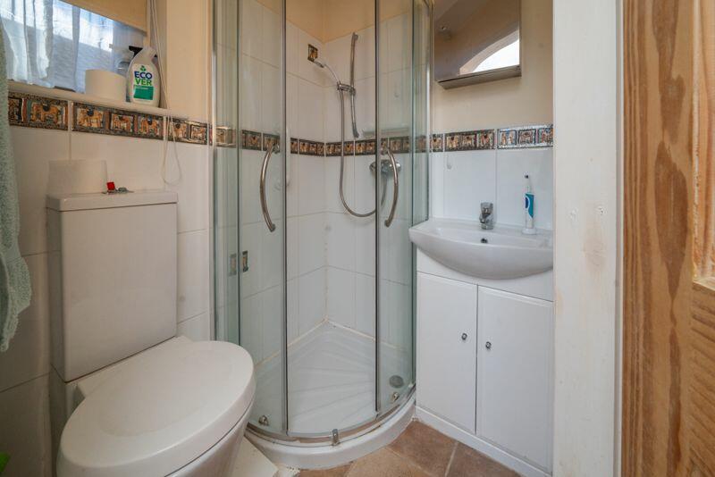 GROUND FLOOR SHOWER ROOM