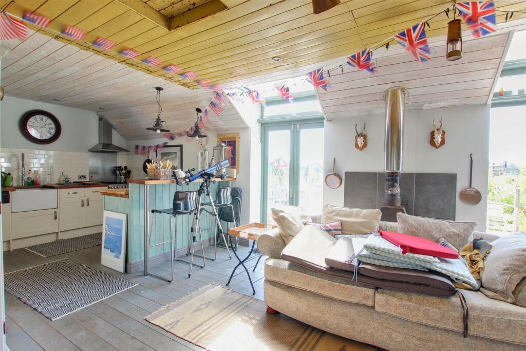 BARN 2 - THE PARTY BARN!