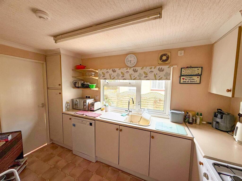 2 bed park home. Silsden