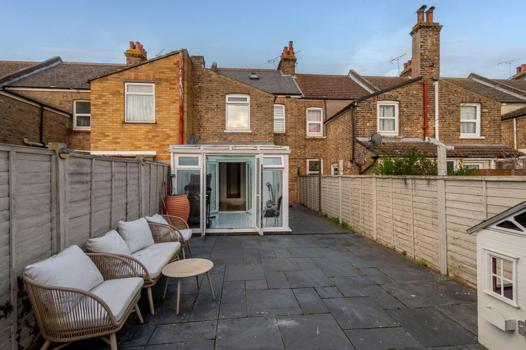 general 18 Clifton R