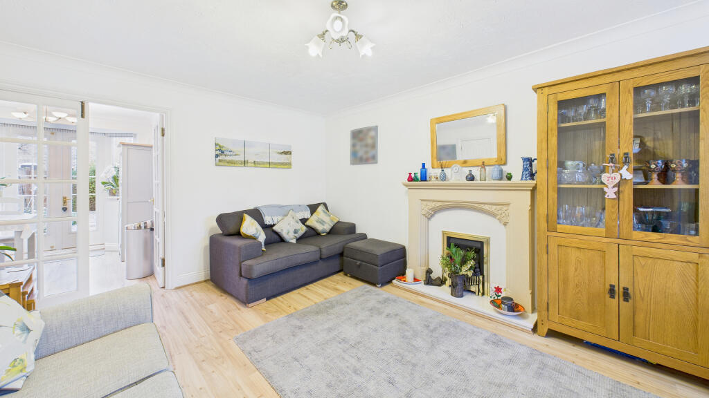 CAM04968G0-PR0086-STILL008