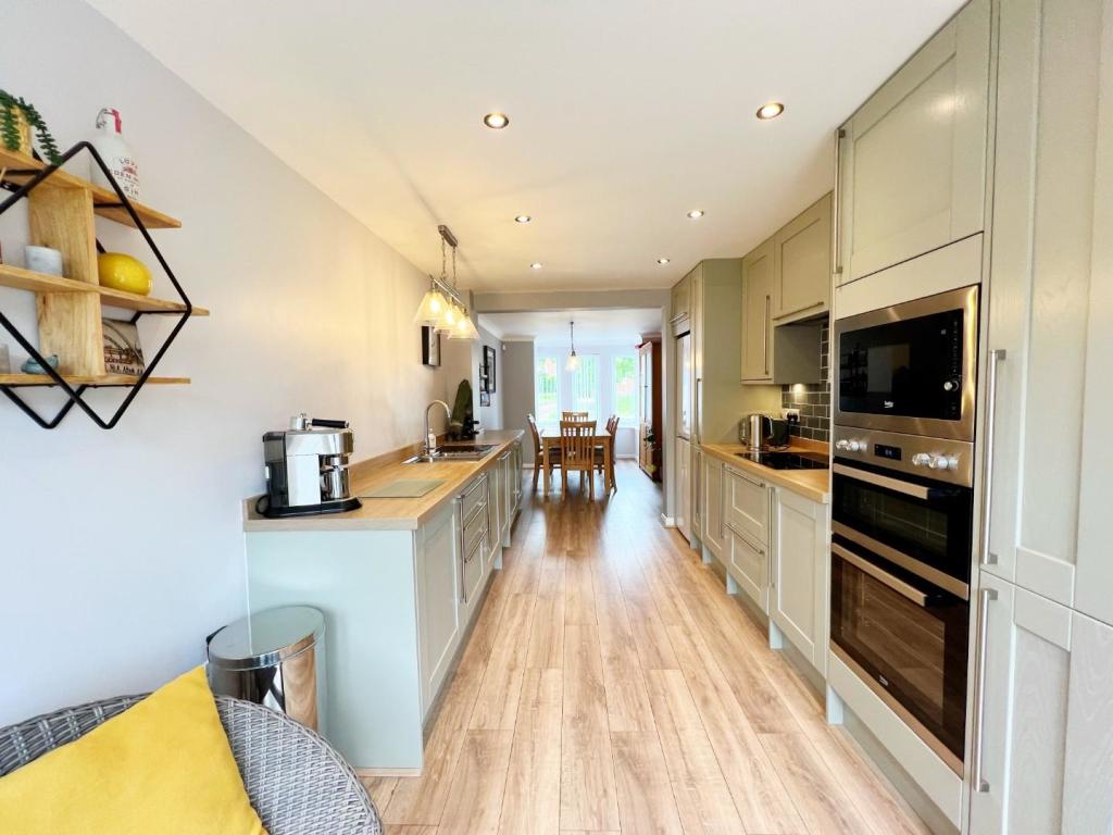 Kitchen 5.jpg