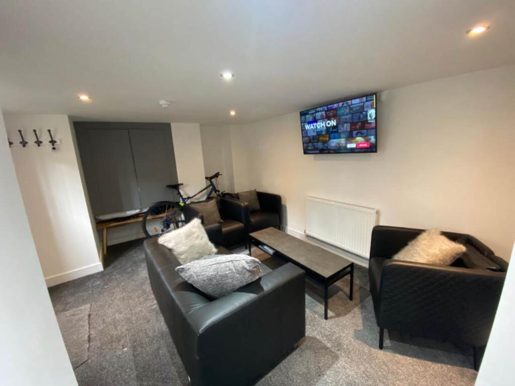 Living Room Pic 2