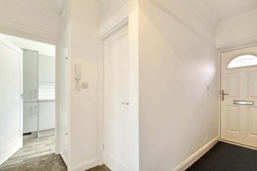 3.ENTRANCE.jpg