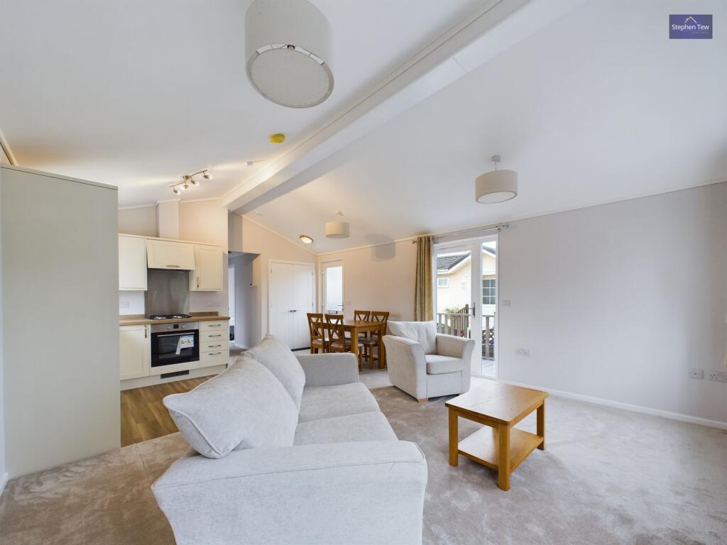 Lounge/Diner/Kitchen