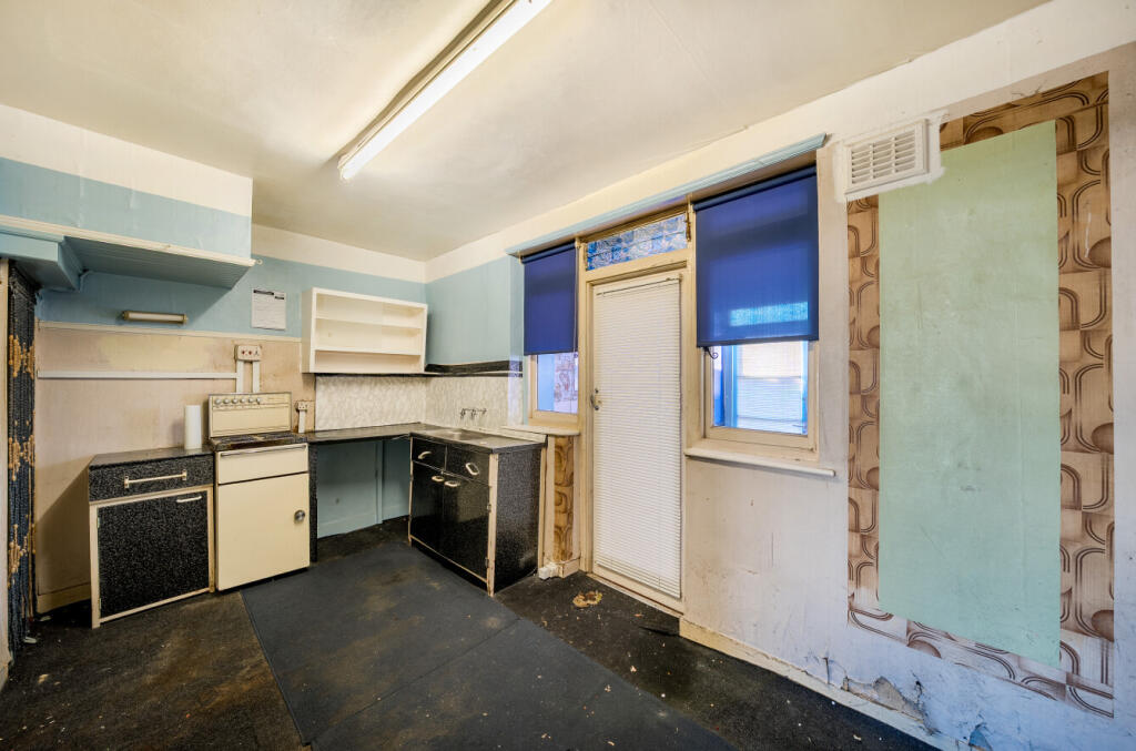 Laburnum Avenue, Hornchurch, RM12