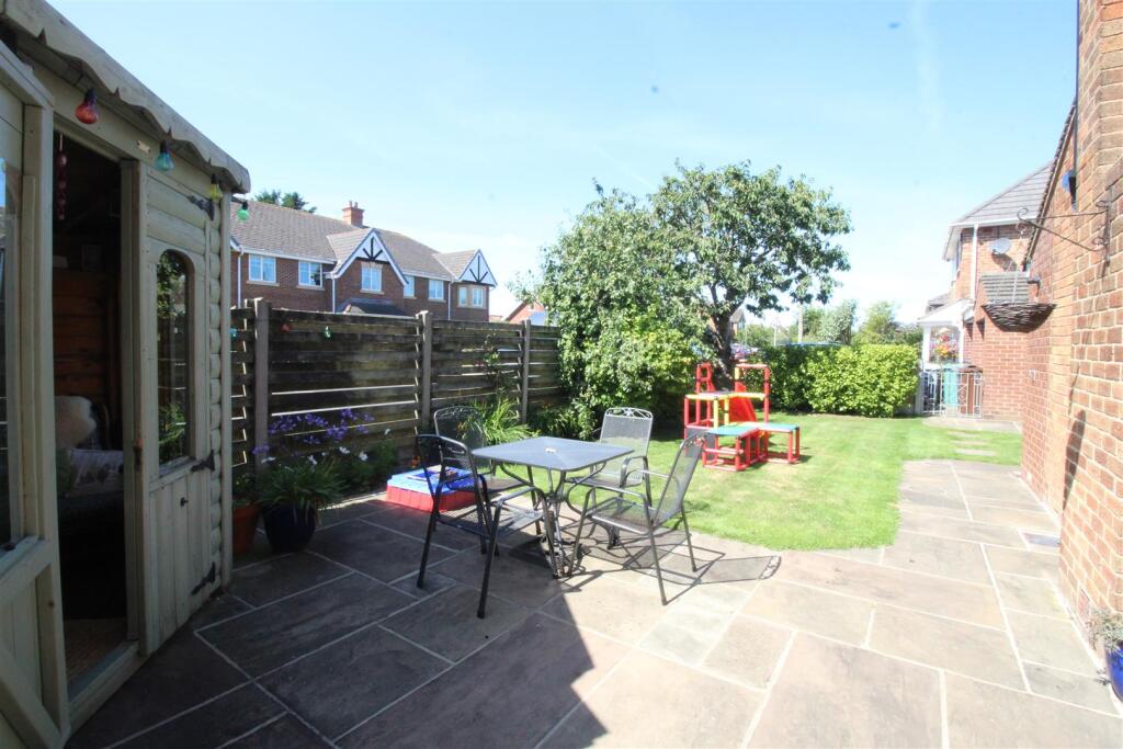 Fylde Rd, 29, side garden.JPG