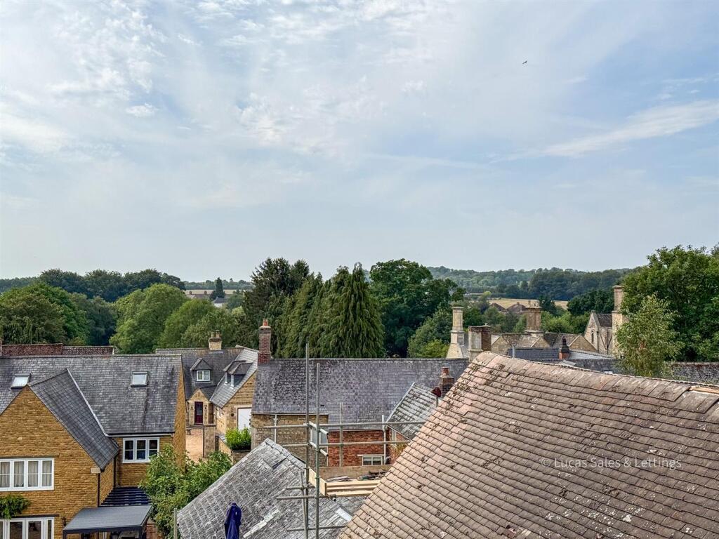25 Queen Eleanor Rd Geddington-23.jpg