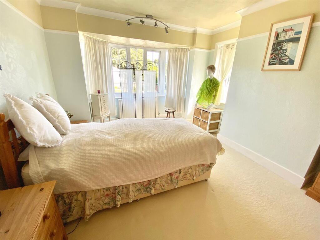 Corton Road (18).jpg