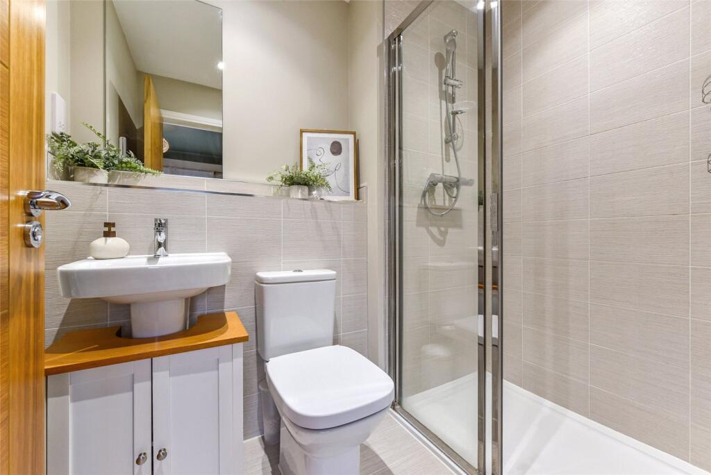 Shower Room En-Suite