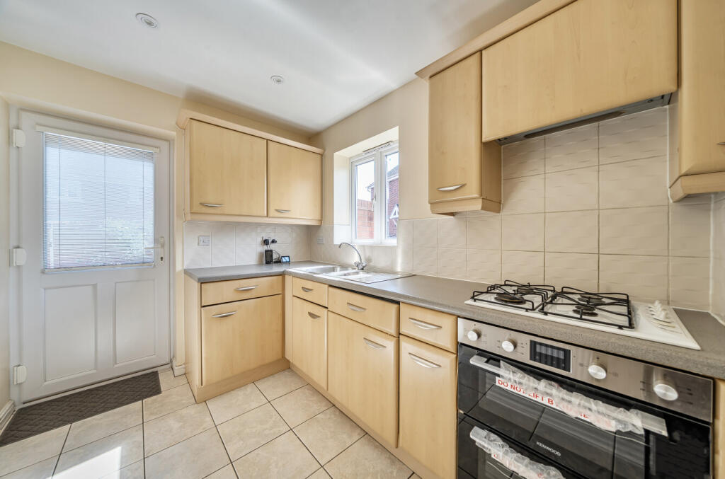 1347560-4-68bf0c1...