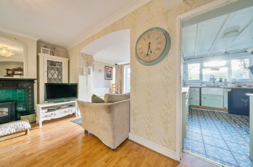 1385610-3-6929fef...