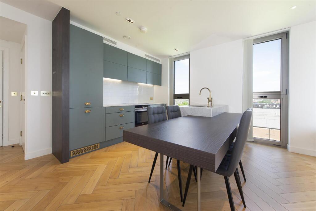 52879 Hi res (5).jpg