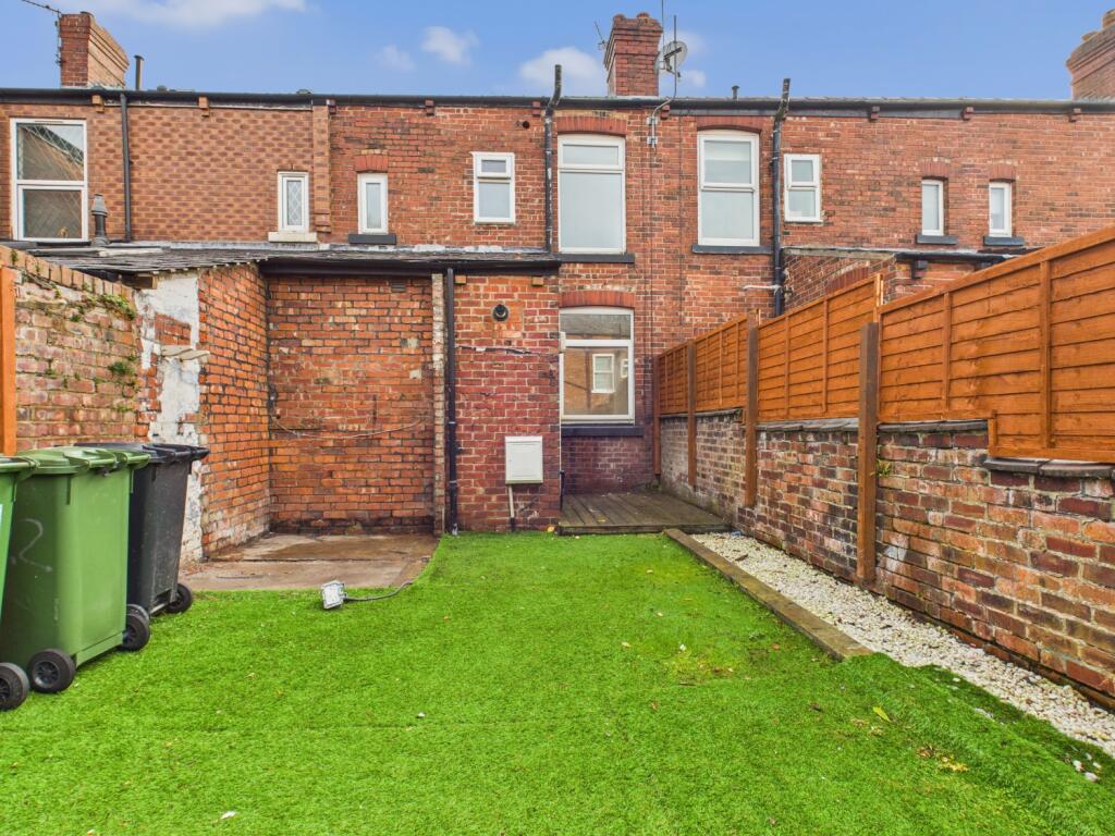 CAM03729G0-PR0167-STILL011