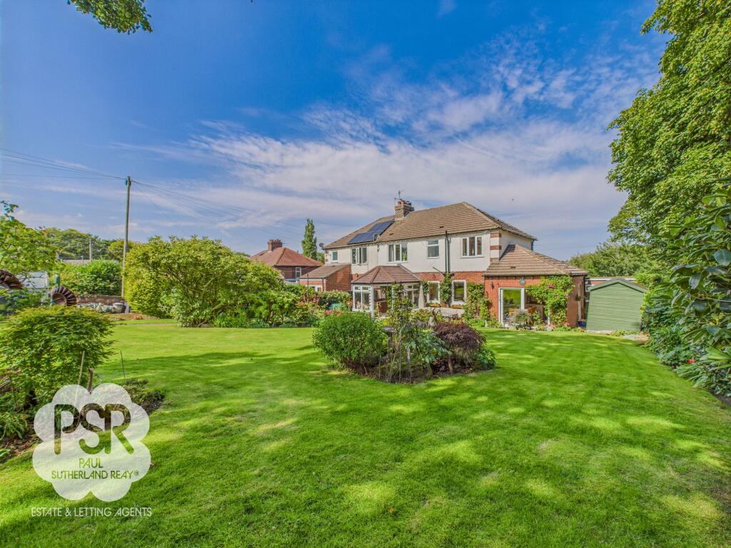 Rear Garden Lawns and Aspect