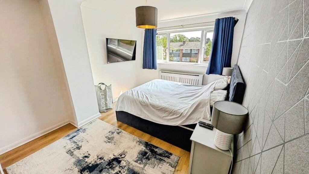 145 Finch bedroom i e.jpg