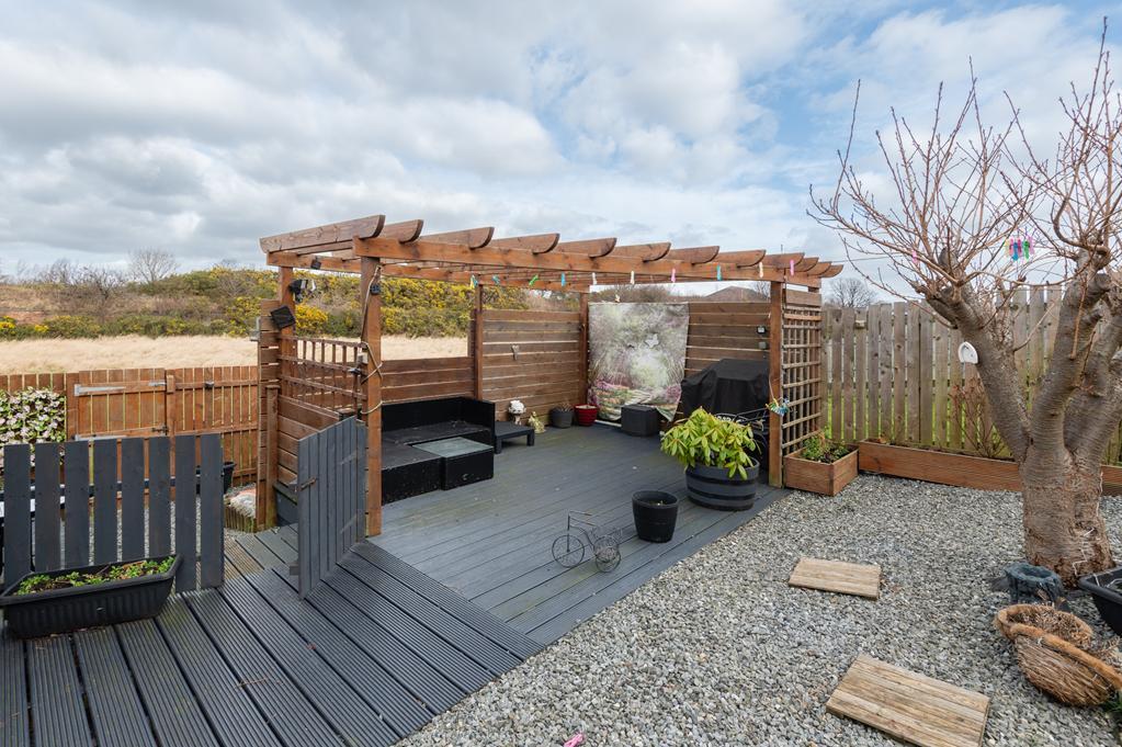LOWER DECKING