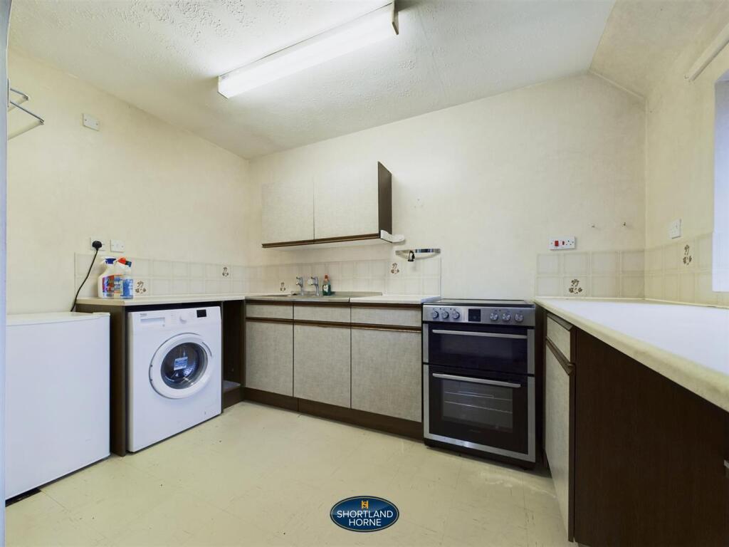 CAM01906G0-PR0416-STILL012.jpg