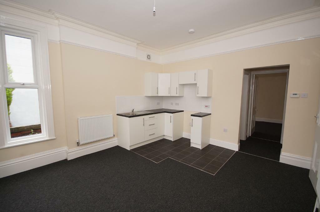 Lounge &amp; Kitchen