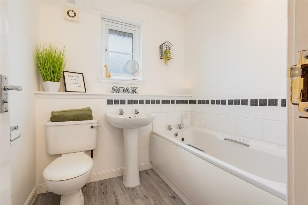 5E Ambleside Avenue Dundee-5.jpg
