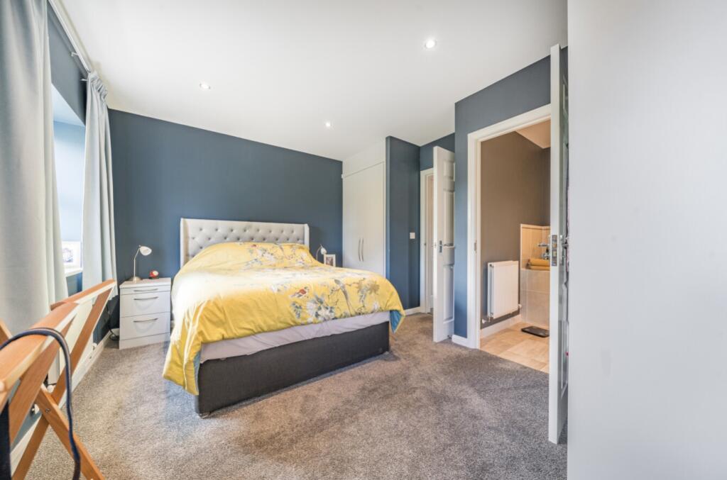 1316589-14-685ad96223d9d-ARW