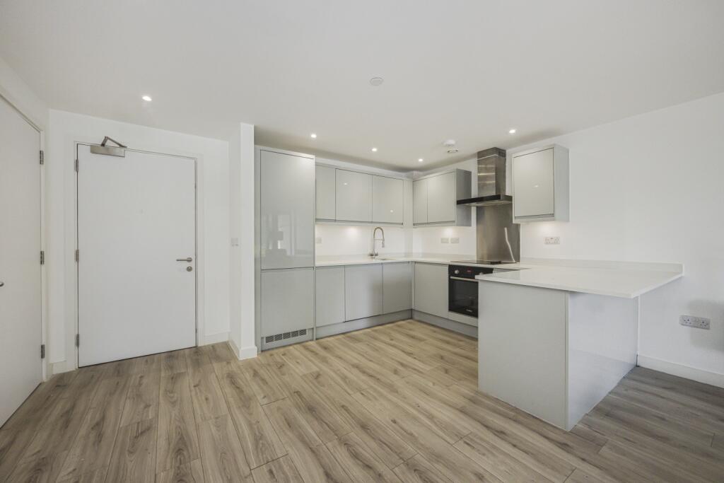 Flat 103 1A Hillreach -005